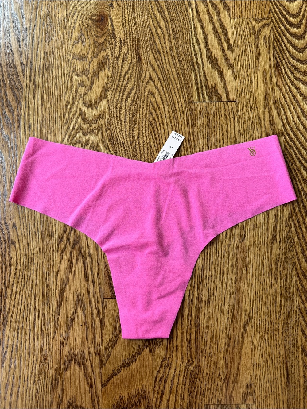 Victoria's Secret Seamless No-Show Pink Thong. NWT. Size Large.